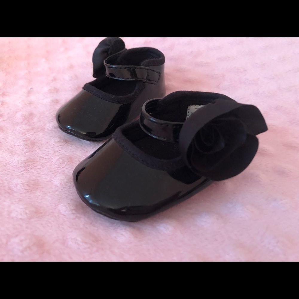 Carters new born size shoes